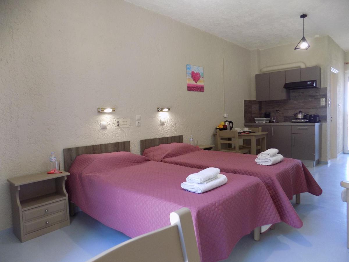 أيّا إفيميا Afrodite Spacious Apartments! المظهر الخارجي الصورة