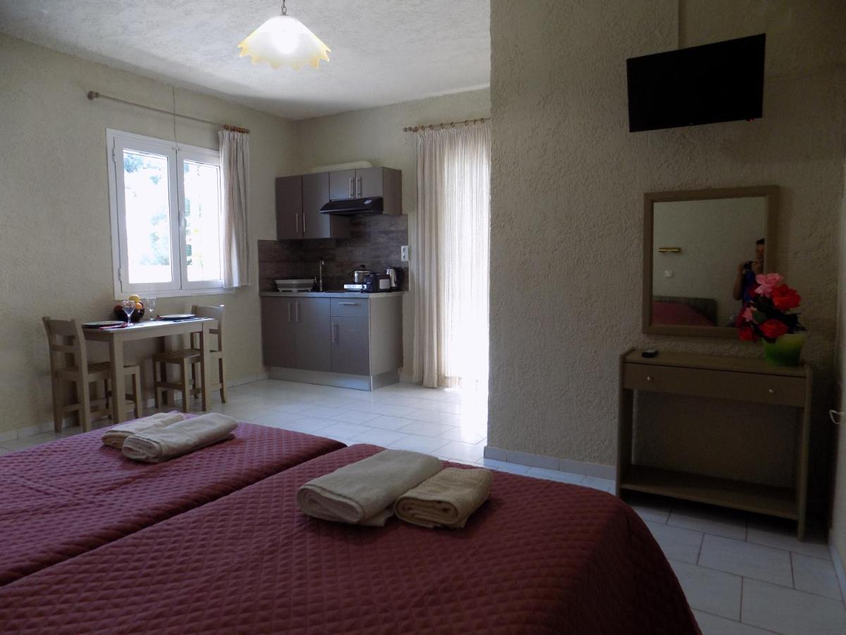 أيّا إفيميا Afrodite Spacious Apartments! المظهر الخارجي الصورة